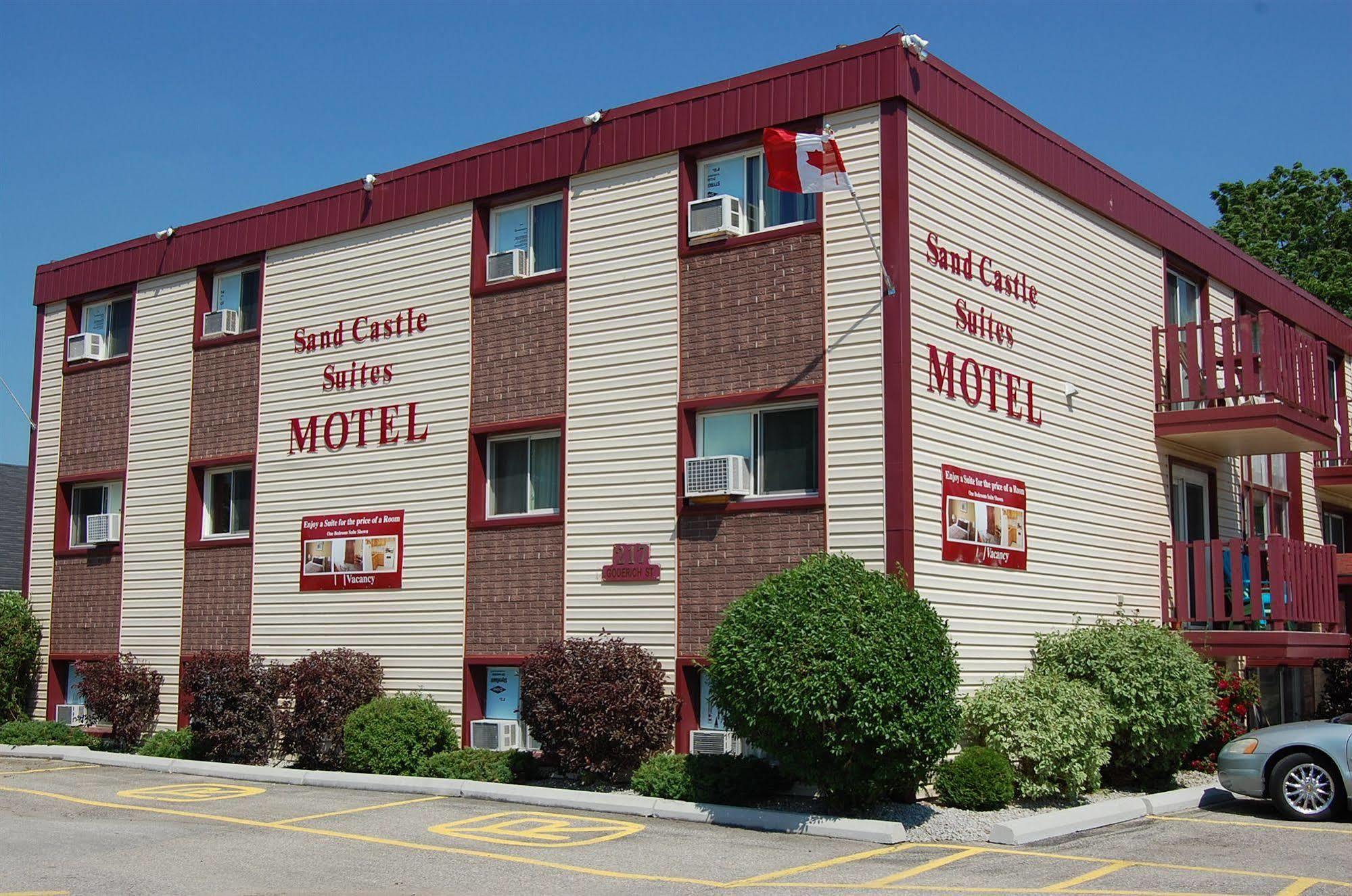 Sand Castle Suites Motel Port Elgin Bagian luar foto