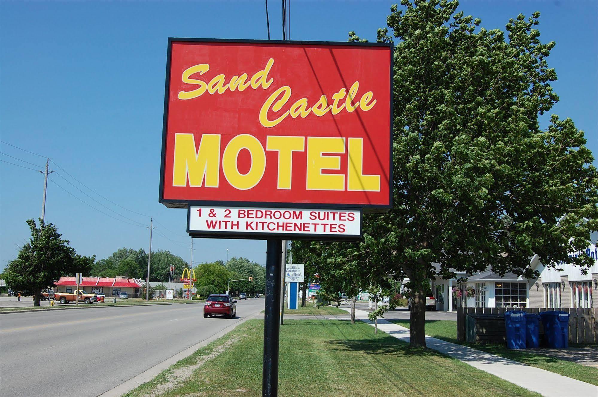 Sand Castle Suites Motel Port Elgin Bagian luar foto