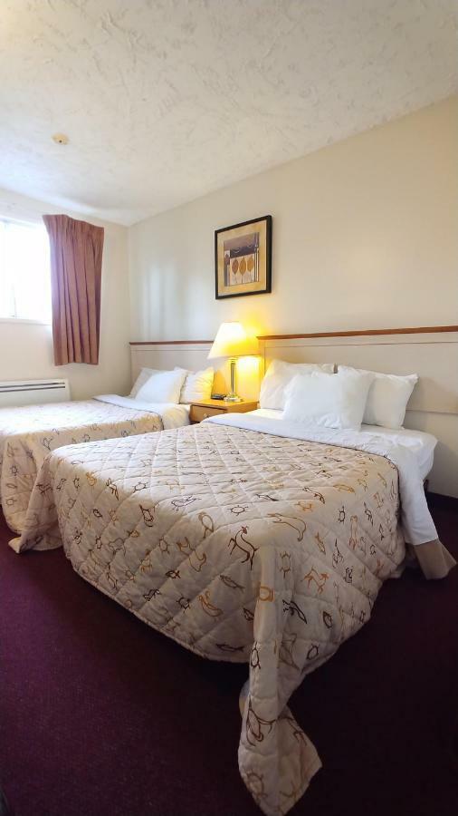 Sand Castle Suites Motel Port Elgin Bagian luar foto